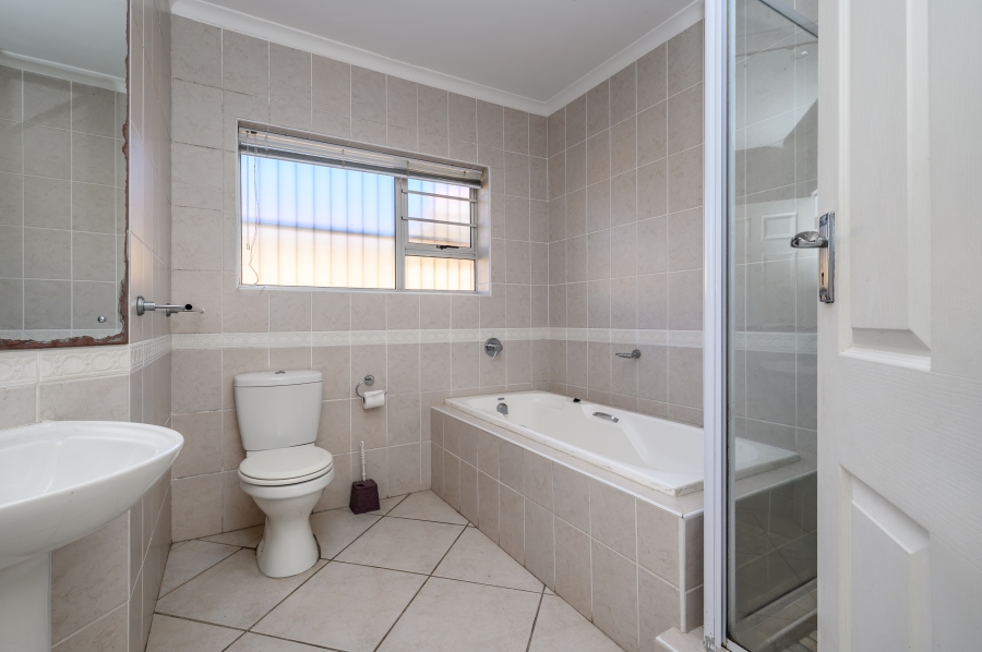 3 Bedroom Property for Sale in Summerstrand Eastern Cape